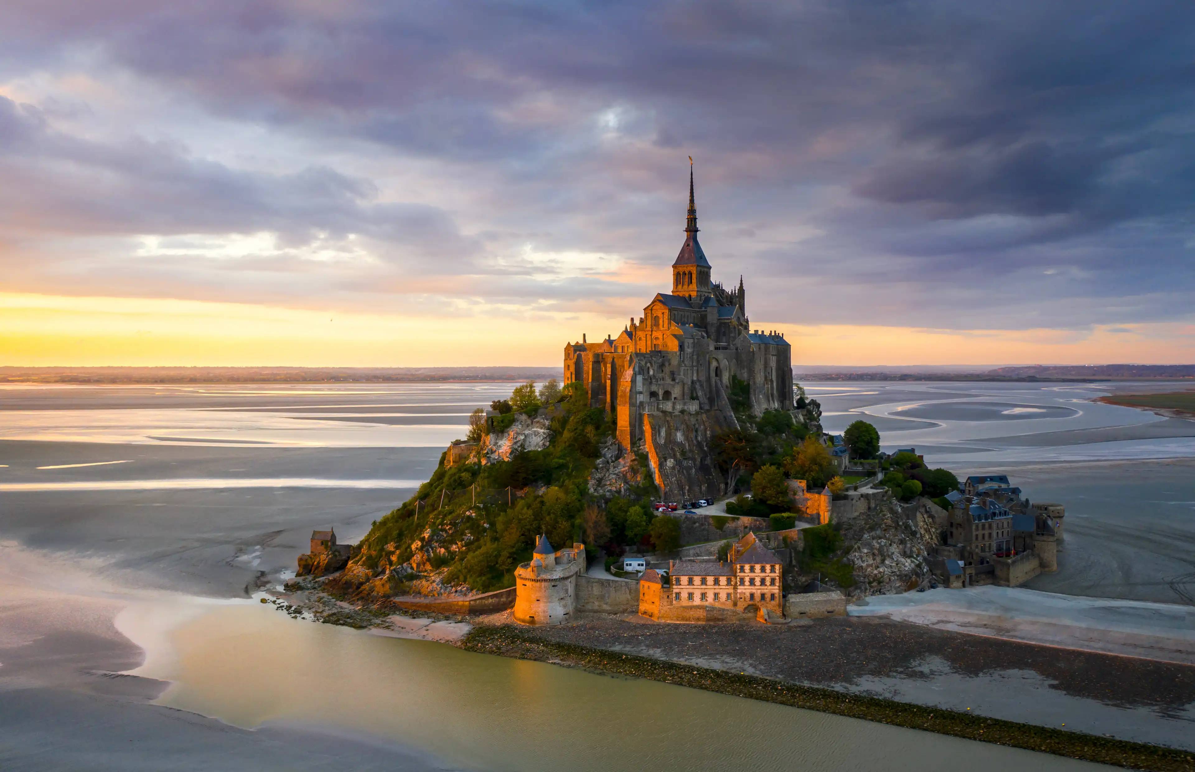 **France**
France delights you with famous landmarks like the Eiffel Tower and the Louvre in Paris, beautiful wine regions, breathtaking Alpine scenery and a joie de vivre that defines life across its cities and countryside.